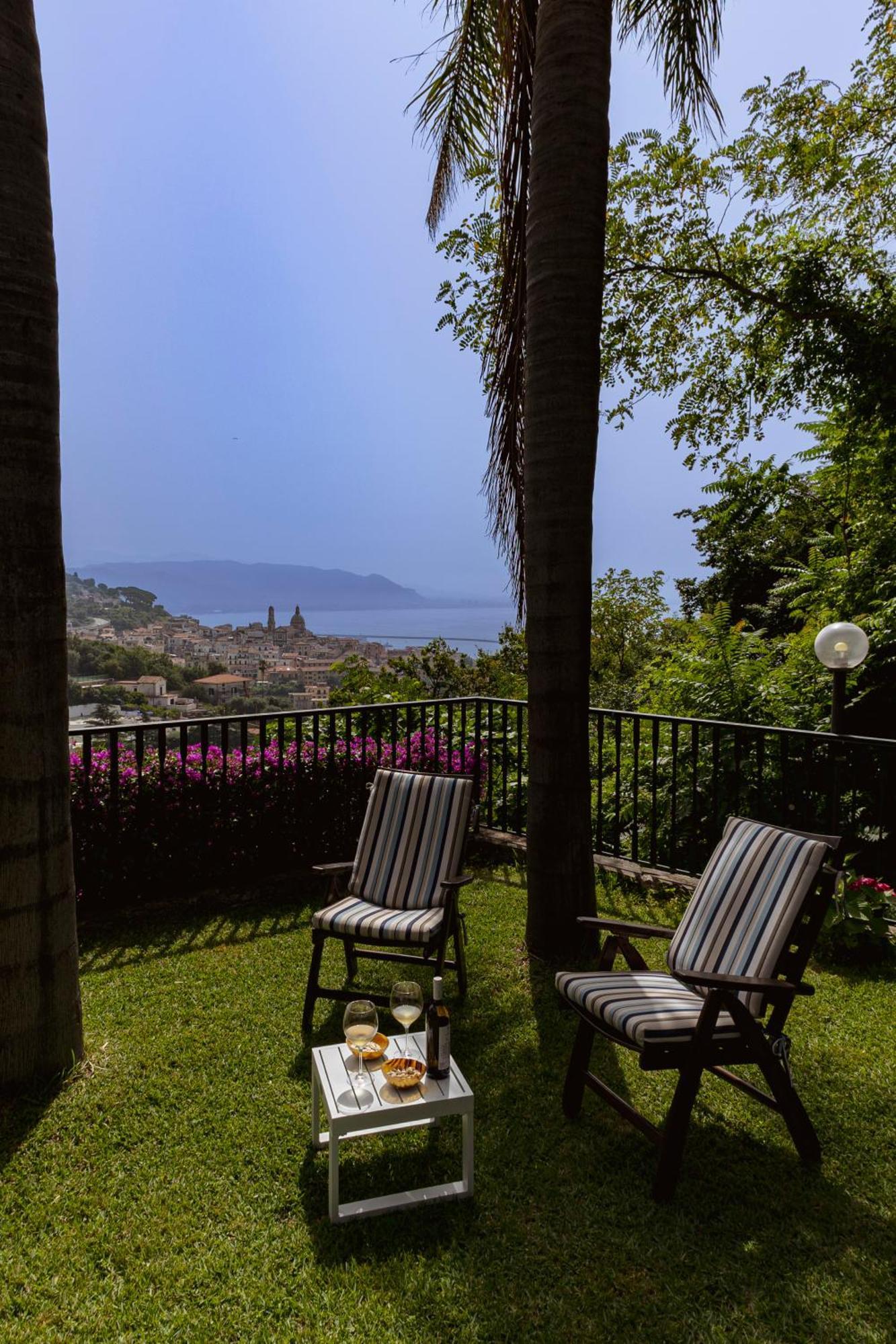 Villa Lilia Виетри Экстерьер фото
